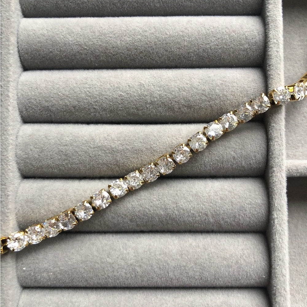 🌟🌟🌟Elegant 18K Gold Plated CZ Bracelet - Picture 6 of 9